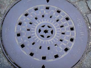 manhole11.jpg