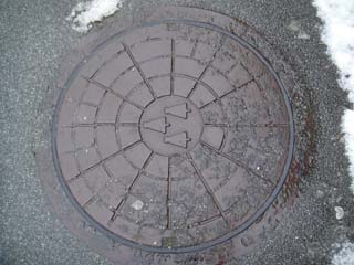 manhole13.jpg
